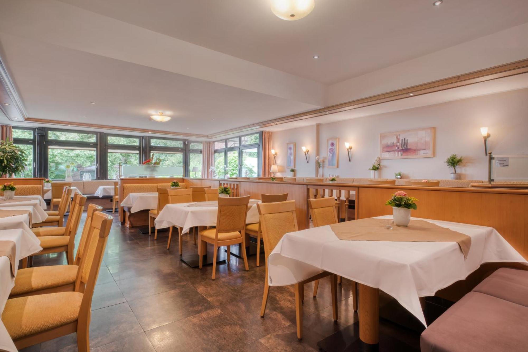 Hotel Wiehen-Therme Hullhorst エクステリア 写真