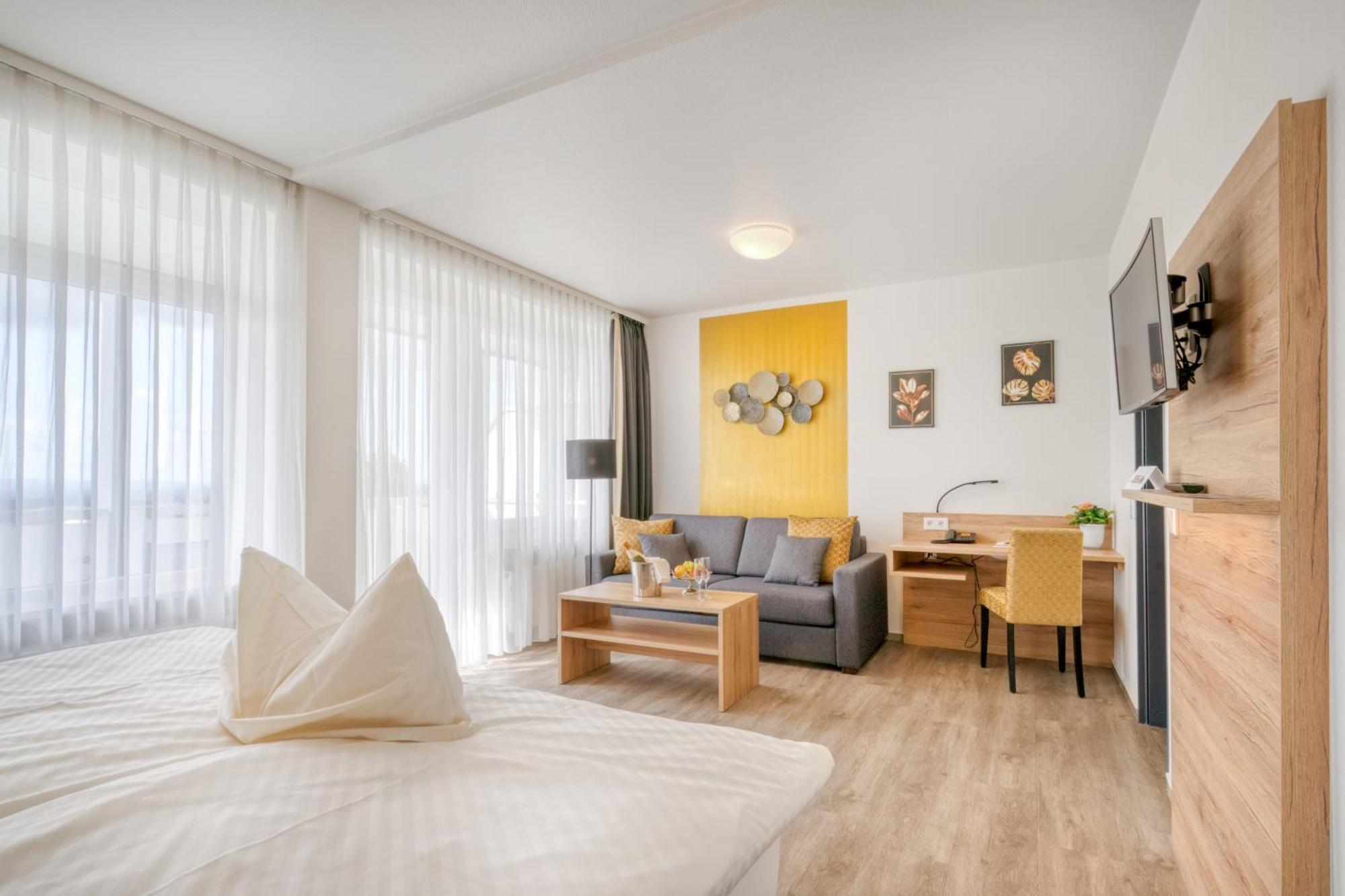 Hotel Wiehen-Therme Hullhorst エクステリア 写真