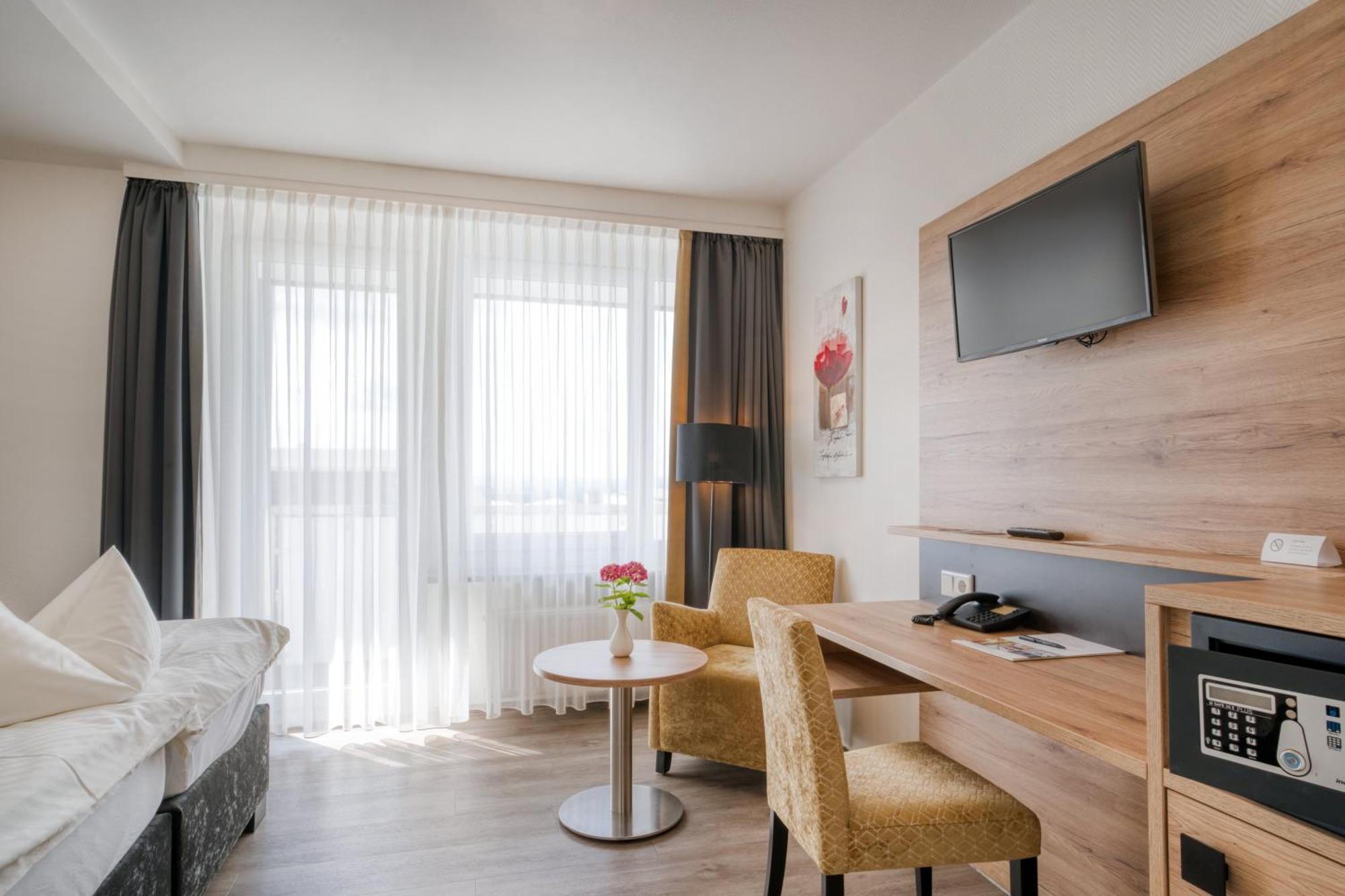Hotel Wiehen-Therme Hullhorst エクステリア 写真